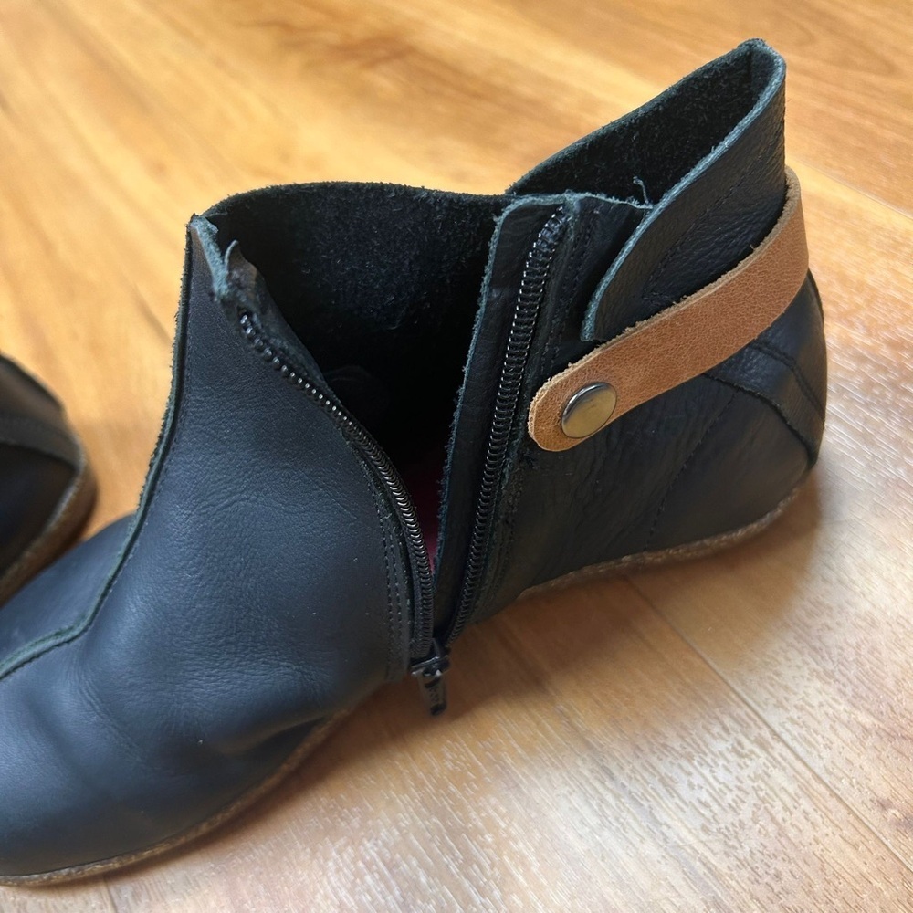 Gabriela Ephrem Women’s Elegant Black Leather Ankle Booties Size 37 - Picture 5 of 13